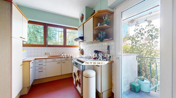 Proche tram 153 m² avec jardin, garage et sous-sol