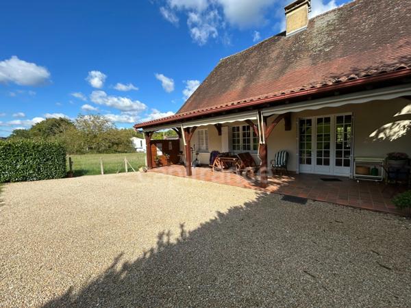 Maison à vendre 6 pièces EXCIDEUIL (24) 5 chambres sur 1700m² de terrain