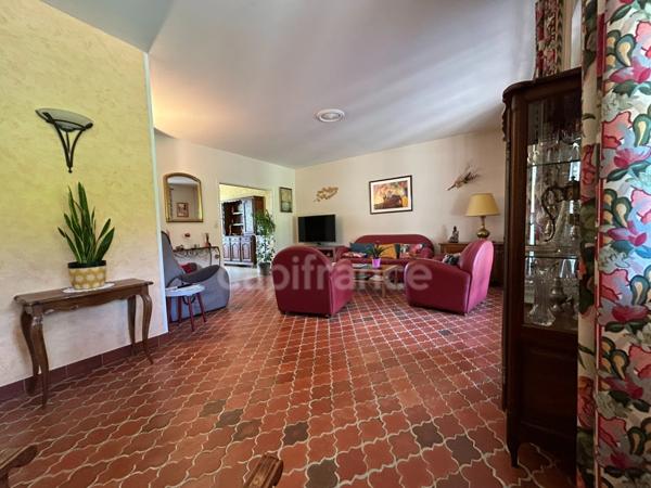 Maison à vendre 6 pièces EXCIDEUIL (24) 5 chambres sur 1700m² de terrain