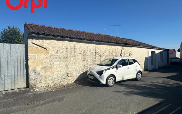 Maison à vendre    1 pièce •  Échillais
