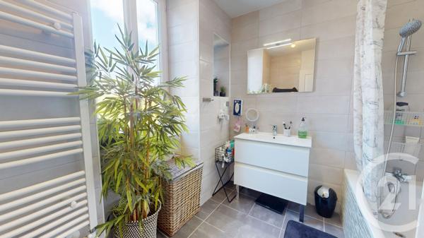 Appartement F3 à vendre  3 pièces - 65,04 m 2   BAYONNE  - 64