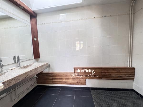 Maison 7 pièces - 215 m²