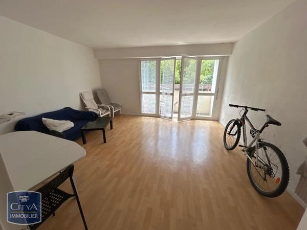 Appartement à louer 3 pièces 63.8m² Pau (64000)