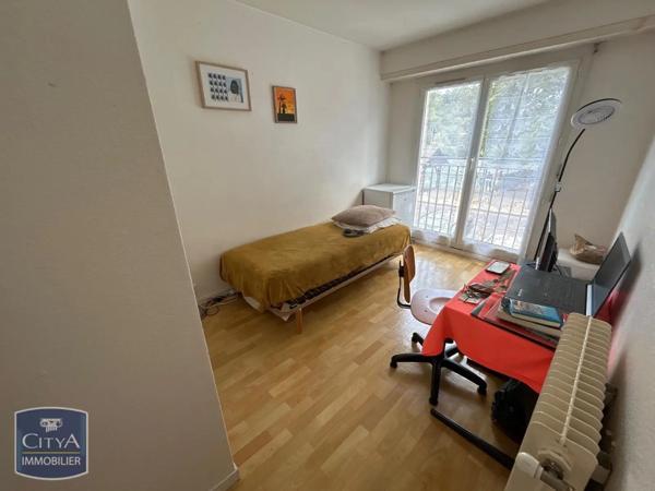 Appartement à louer 3 pièces 63.8m² Pau (64000)