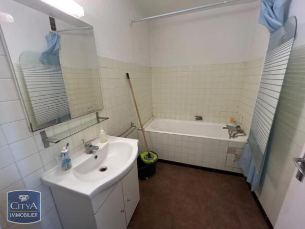 Appartement à louer 3 pièces 63.8m² Pau (64000)