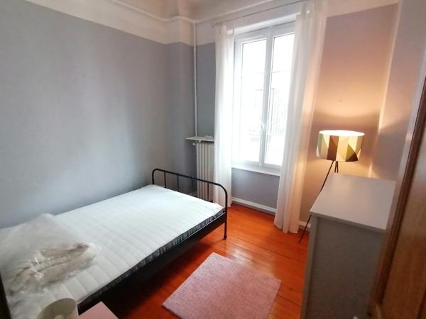 T3 de 58m², 2 chambres, entierment meublé.