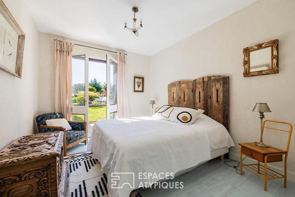 Maison d’architecte lumineuse et son jardin paysager