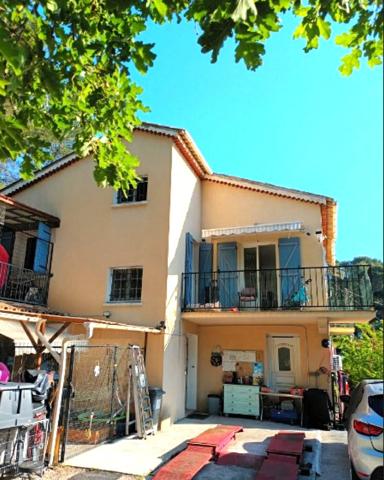 Villa T7 de 175 m2 avec garage sur 1800 m2 de terrain