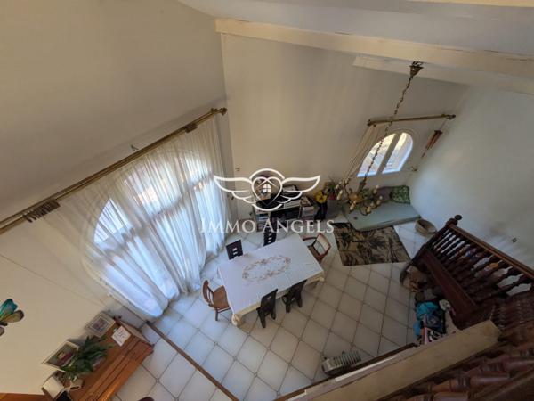 Ensemble de 2 maisons sur terrain d’environ 2800 m²