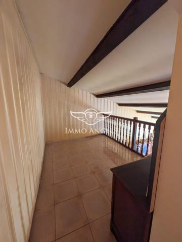 Ensemble de 2 maisons sur terrain d’environ 2800 m²