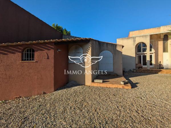 Ensemble de 2 maisons sur terrain d’environ 2800 m²