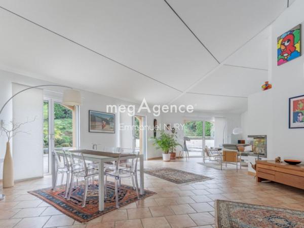 Maison à CHARBONNIERES-LES-BAINS, 69260 - 6 pièces 210m²