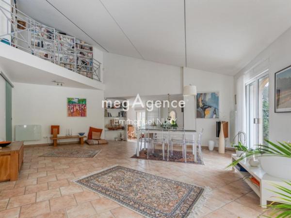 Maison à CHARBONNIERES-LES-BAINS, 69260 - 6 pièces 210m²