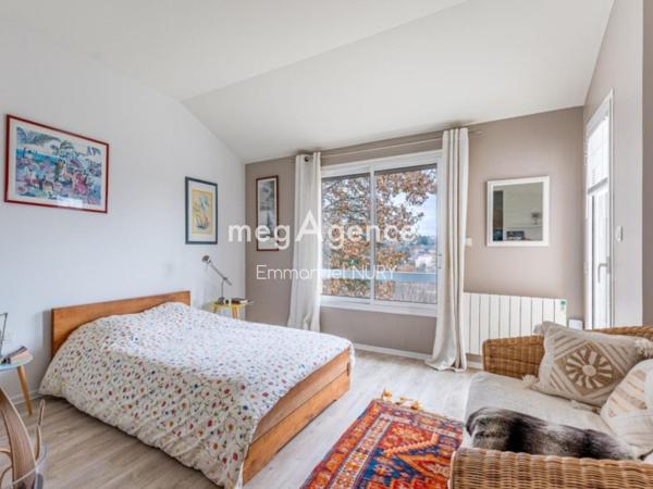 Maison à CHARBONNIERES-LES-BAINS, 69260 - 6 pièces 210m²
