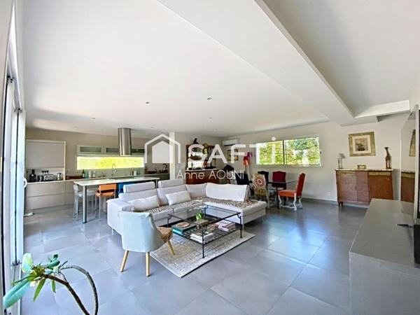À l’entrée du Haillan (33185), maison contemporaine T6 avec dépendance de 25m2