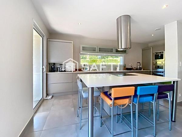 À l’entrée du Haillan (33185), maison contemporaine T6 avec dépendance de 25m2