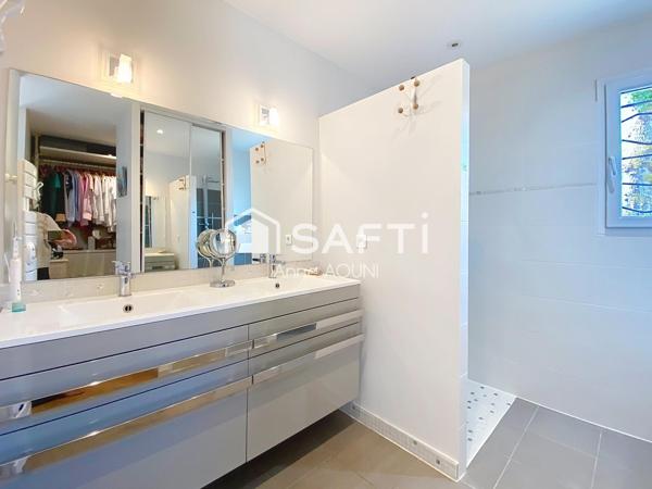 À l’entrée du Haillan (33185), maison contemporaine T6 avec dépendance de 25m2