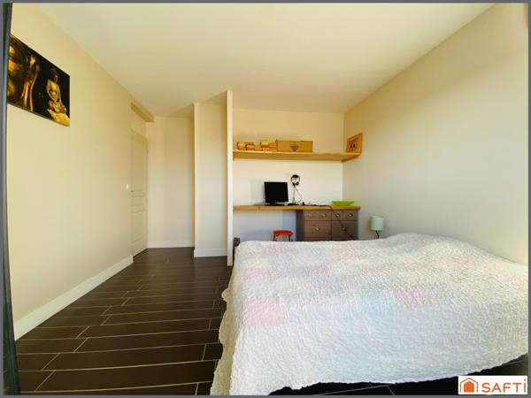 Merignac ARLAC / SAINT AUGUSTIN / T5 / 124M2 / DERNIER ETAGE / LUMINEUX / VUE DEGAGEE / TERRASSE 44m2 / DEUX PLACES DE PARKING