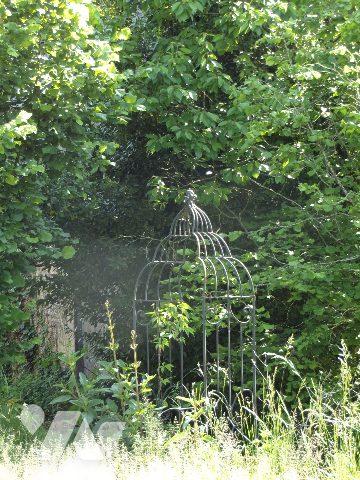 MAISON - PISCINE SUR 2381 m² de TERRAIN