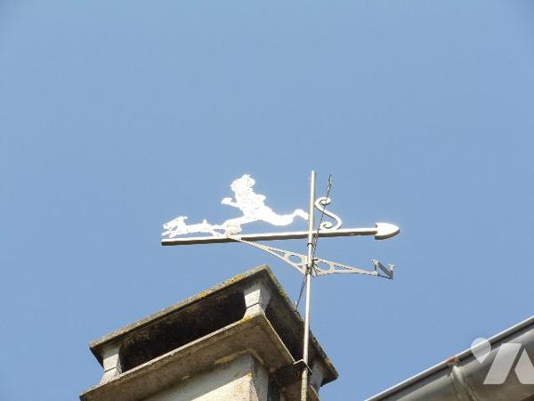 MAISON - PISCINE SUR 2381 m² de TERRAIN