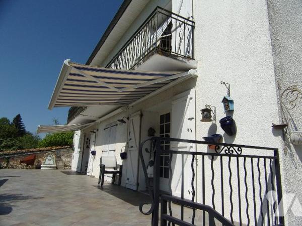 MAISON - PISCINE SUR 2381 m² de TERRAIN