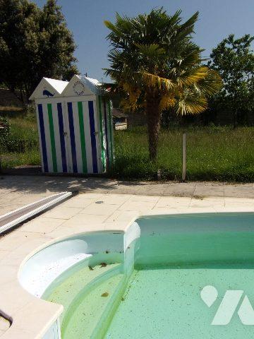 MAISON - PISCINE SUR 2381 m² de TERRAIN