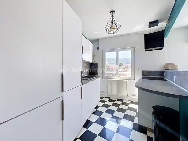 Vente                                                      Appartement
                        
                     2 pièces                      53 m2                     à Chamalières