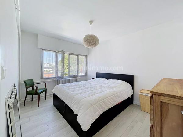 Vente                                                      Appartement
                        
                     2 pièces                      53 m2                     à Chamalières