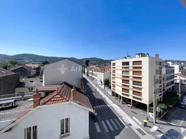 Vente                                                      Appartement
                        
                     2 pièces                      53 m2                     à Chamalières