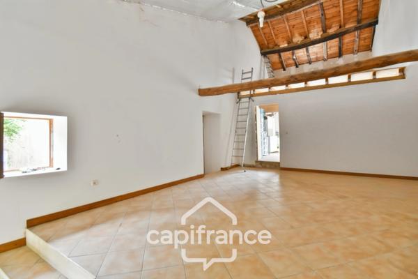 Maison charentaise à vendre 4 pièces LES EGLISES D'ARGENTEUIL (17)avec garage sur 1089m² de jardin arboré