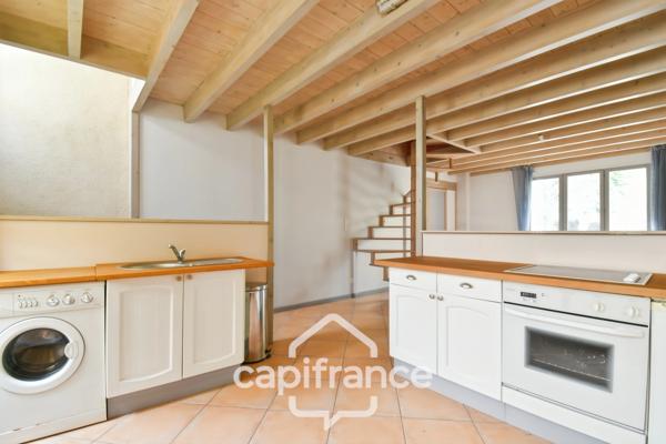 Maison charentaise à vendre 4 pièces LES EGLISES D'ARGENTEUIL (17)avec garage sur 1089m² de jardin arboré