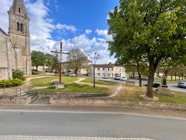 IMMEUBLE DE RAPPORT - MONTAMISE Montamisé (86360)