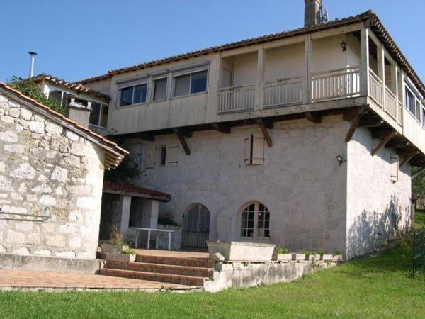 Domaine exceptionnel à 1 heure de Toulouse - 8 bâtiments et dépendances - vue sur les pyrénées
