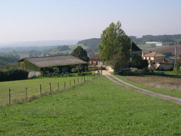 Domaine exceptionnel à 1 heure de Toulouse - 8 bâtiments et dépendances - vue sur les pyrénées