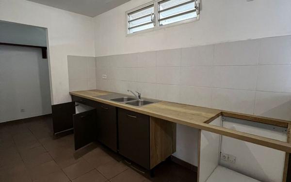 Appartement à louer    3 pièces •  Kourou