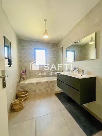TOULOUGES (66), BELLE VILLA RECENTE, T4 AVEC PISCINE, GARAGE ET JARDIN