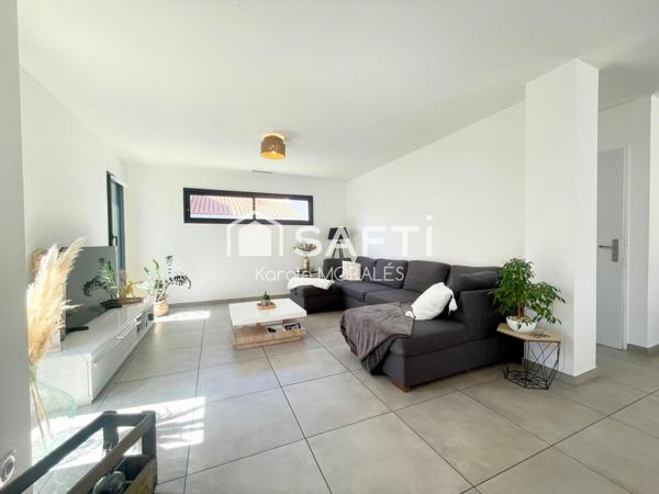 TOULOUGES (66), BELLE VILLA RECENTE, T4 AVEC PISCINE, GARAGE ET JARDIN