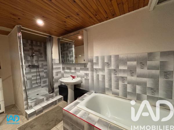 Immeuble à vendre 485 m² Chambéon