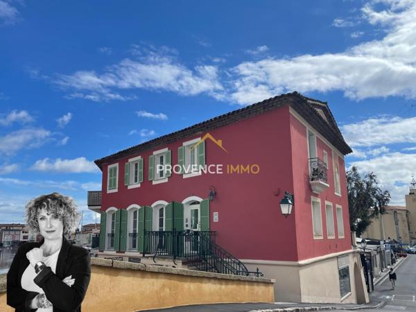 Grimaud (83310) Appartement dernier étage avec amarrage – Port Grimaud