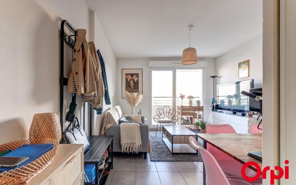Appartement à vendre    2 pièces • 37 m2 Vénissieux