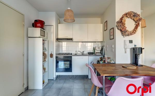 Appartement à vendre    2 pièces • 37 m2 Vénissieux