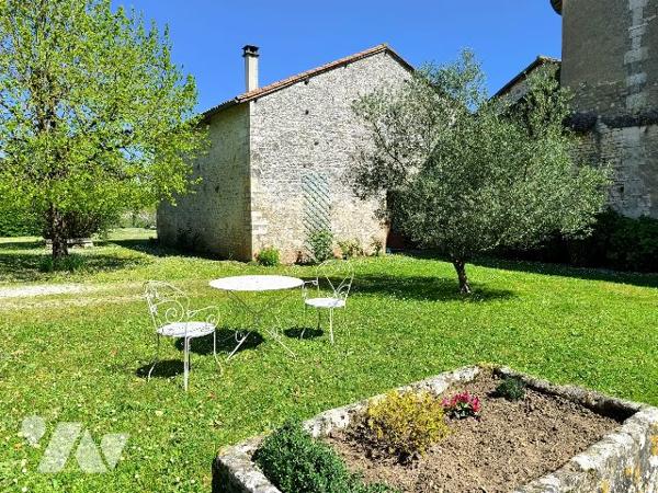 BELLE MAISON STUDIO GRAND JARDIN DEPENDANCES