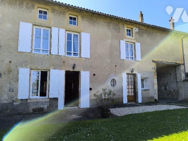 BELLE MAISON STUDIO GRAND JARDIN DEPENDANCES