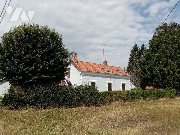 MAISON CHARMANTE AU CALME,  PROCHE TOUTES COMMODITES et A77