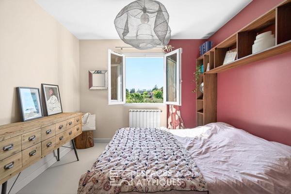 Villa méditerranéenne avec piscine et jardin paysager