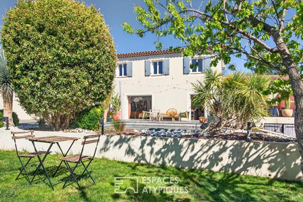 Villa méditerranéenne avec piscine et jardin paysager