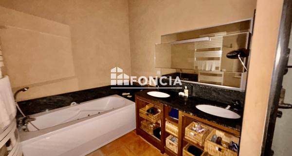 À vendre Maison 7 pièces 300 m² - Montagnac 34530