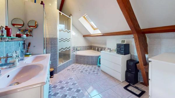 Baisse de prix : charmante maison familiale de 147 m² située à Souppes-sur-Loing