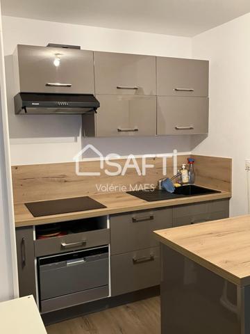 Résidence sécurisée dans un cadre verdoyant et calme.