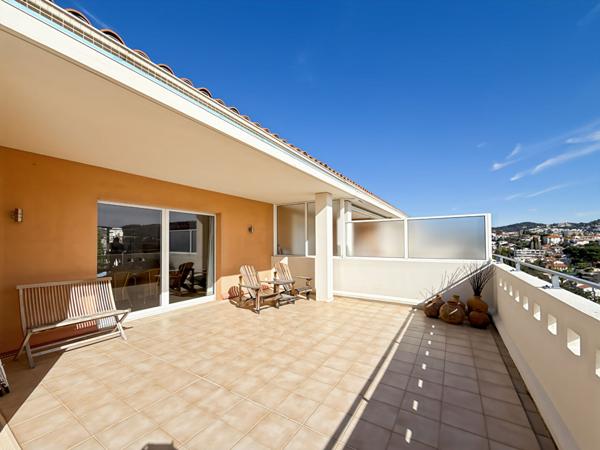 Appartement Cannes dernier étage 5 pièces 125.12 m2 150 m² terrasses